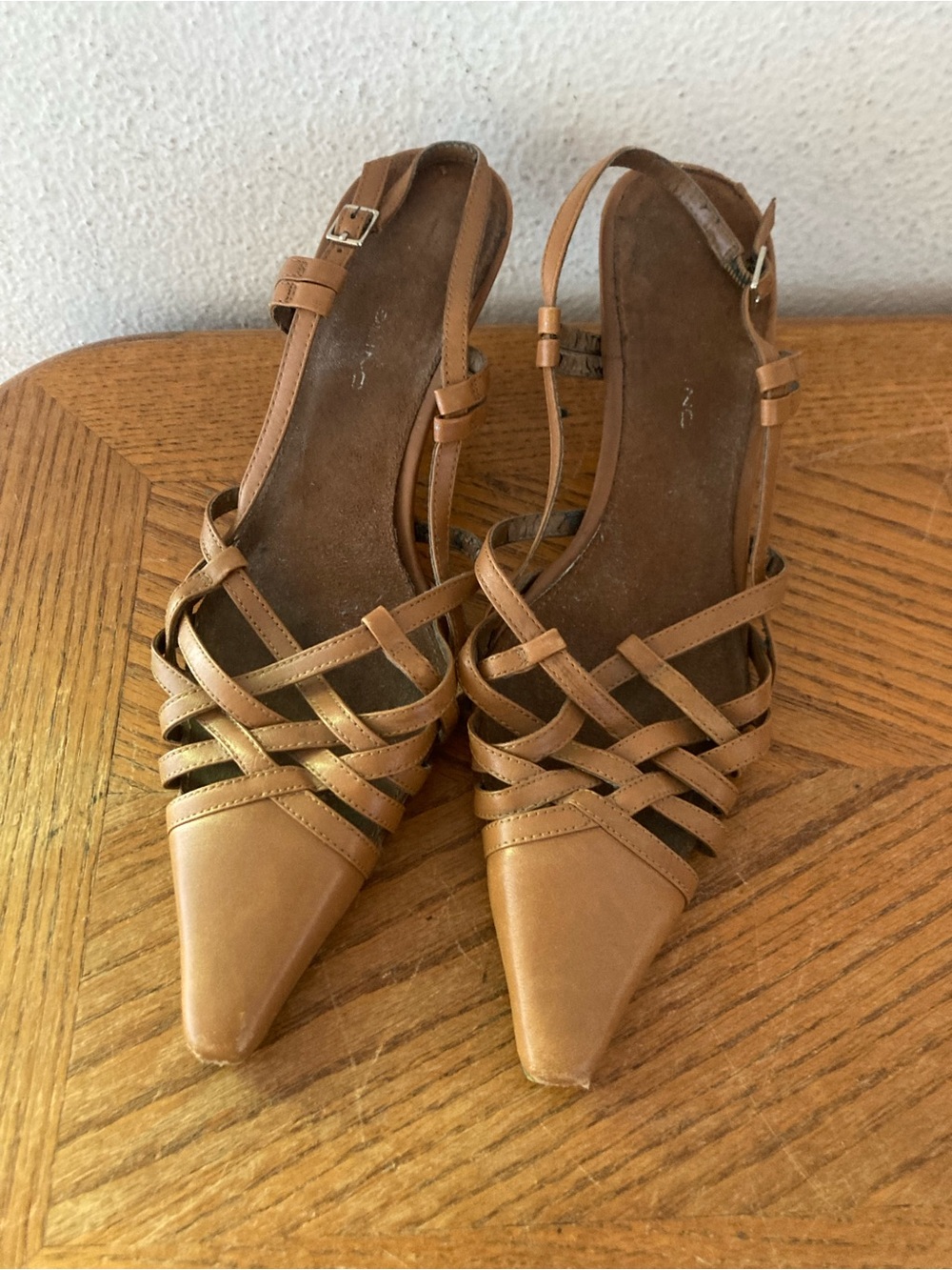 BANDOLINO Cognac Pecan Leather Cris Cross Sling Back Kitten Heels (7M)